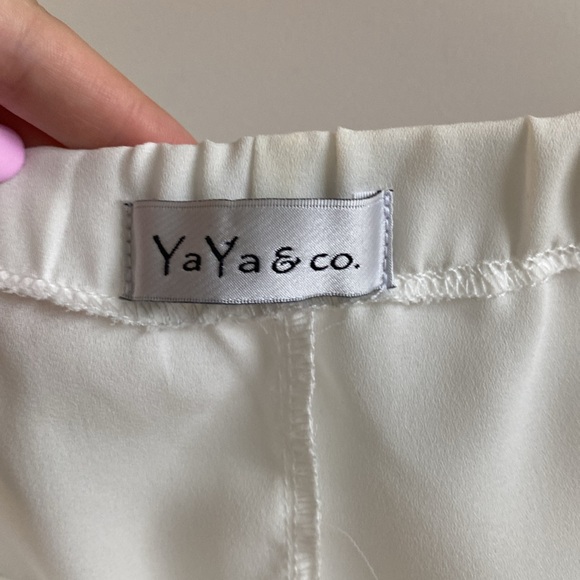 White off the shoulder cropped top with flowy sleeves - Picture 3 of 3